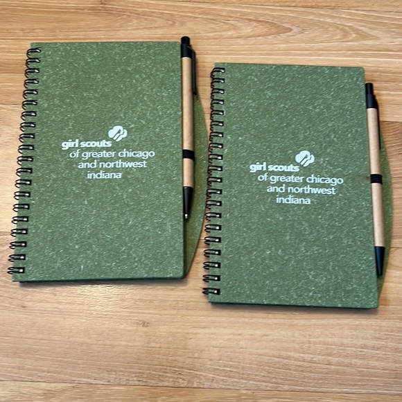 New Girl Scout Notebooks great for leaders - Picture 1 of 3